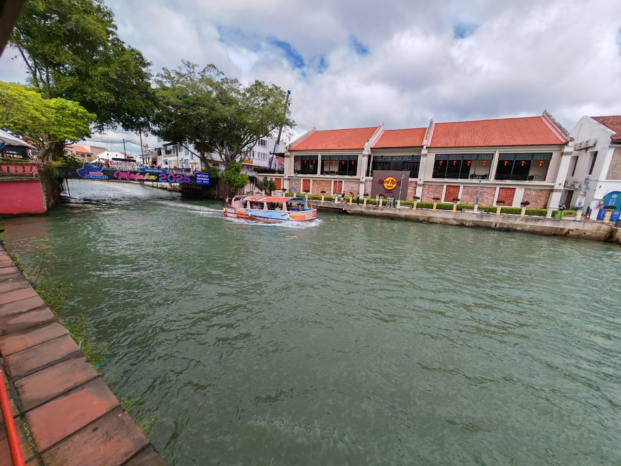 best travel magazine asia, travel asia, where to eat in Malaysia, where to eat in Melaka, what to eat in Melaka, recommended food in Melaka, recommended restaurants in Melaka, foodie Melaka, must eat in Melaka, recommended food places in Melaka, cendol, best cendol in Melaka, where to eat cendol in Melaka, best cendol, number one cendol, Melaka cendol, cendol jam besar, cendol by Melaka river, Malaysia travel, Melaka travel, tourism Melaka, travel Melaka, Malaysia travel magazines