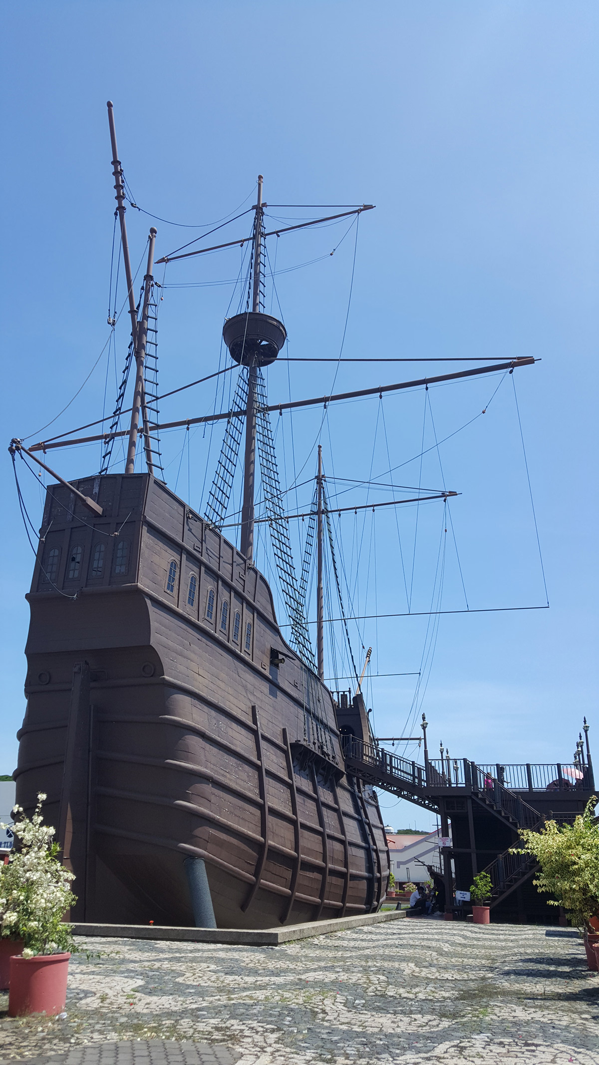 maritime museum Melaka, things to do in Malaysia, places to visit Melaka, things to do in Melaka, things to do with family in Melaka, things to do with family in Malaysia, Flor de la mar, frol de la mar, Portuguese ship in Melaka, Portuguese carrack, samudera museum Melaka, maritime museum, alfonso de Albuquerque, afonso de Albuquerque, Brás de Albuquerque