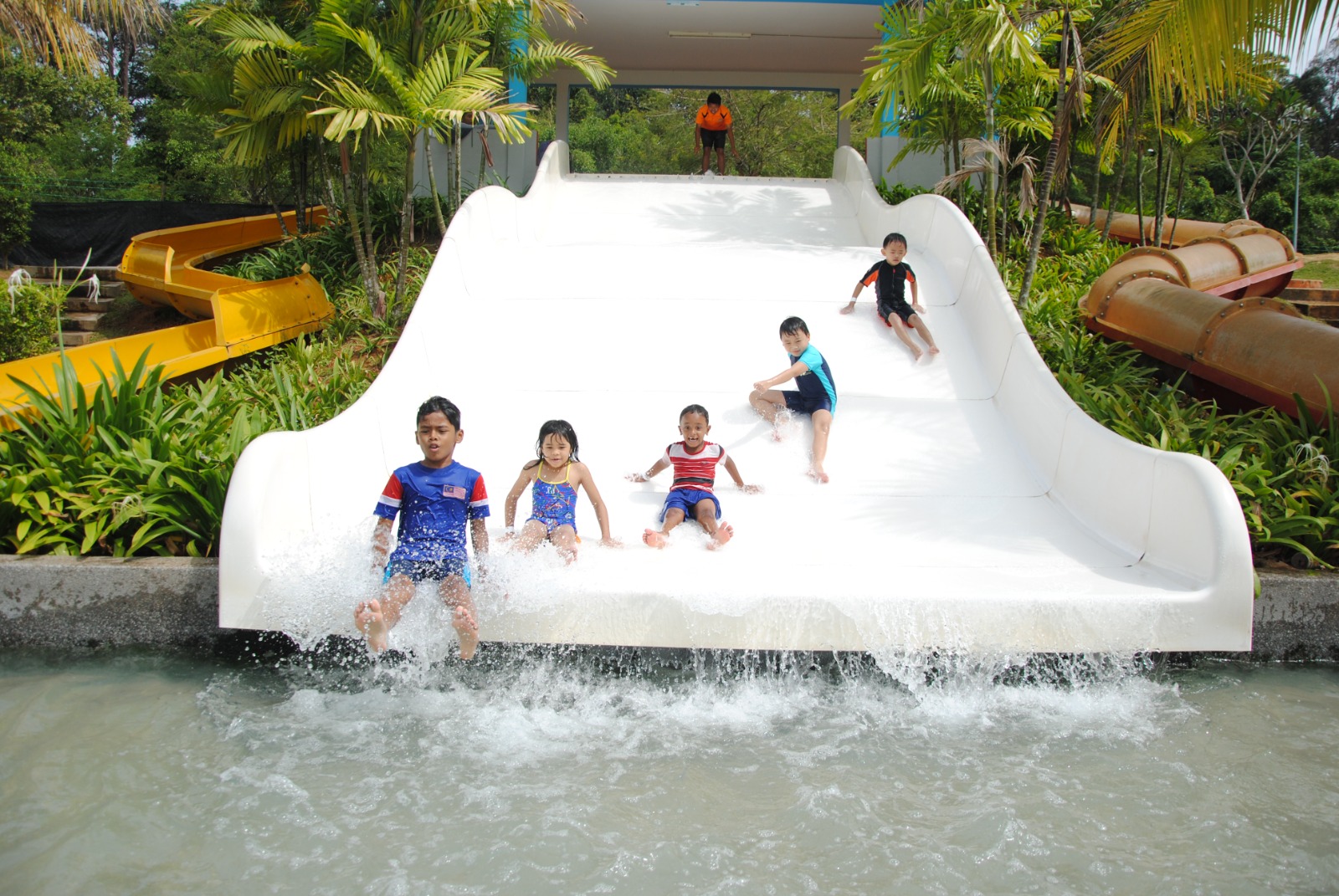 Escapy travel magazine, escapy travel, travel magazine, travel magazine Malaysia, travel Malaysia, what to do in Malaysia, things to do in Malaysia, places to visit Malaysia, where to go in Malaysia, must do in Malaysia, fun in Malaysia, things to do in Malaysia, holiday in Malaysia, vacation in Malaysia, theme parks Malaysia, fun places in Malaysia, family fun activities in Malaysia, things to do with family in Melaka, things to do with family in Malaysia, family friendly theme parks in Malaysia, family friendly fun in Melaka, Melaka wonderland, things to do in Melaka, Melaka fun places