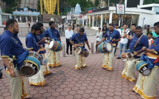 selangor, cave, dance, trance, music, spirits, culture, tribal, beats, drums, percussion, drumming, drum, urumee melam, india, batu caves, traditional dance, rythm, thaipusam, festivals, believes, must see