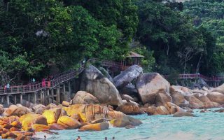 beaches in Kuantan, places to visit in Kuantan, what to do in Kuantan, Things to do in Kuantan, beaches in Pahang, sand, sea, and sun Kuantan, fun in Kuantan, where to go in Kuantan, must visit places in Kuantan, recommended beaches in Kuantan, things to see in Kuantan, beaches in Malaysia, Teluk Cempedak, Teluk Cempedak beach, Things to do at Teluk Cempedak,