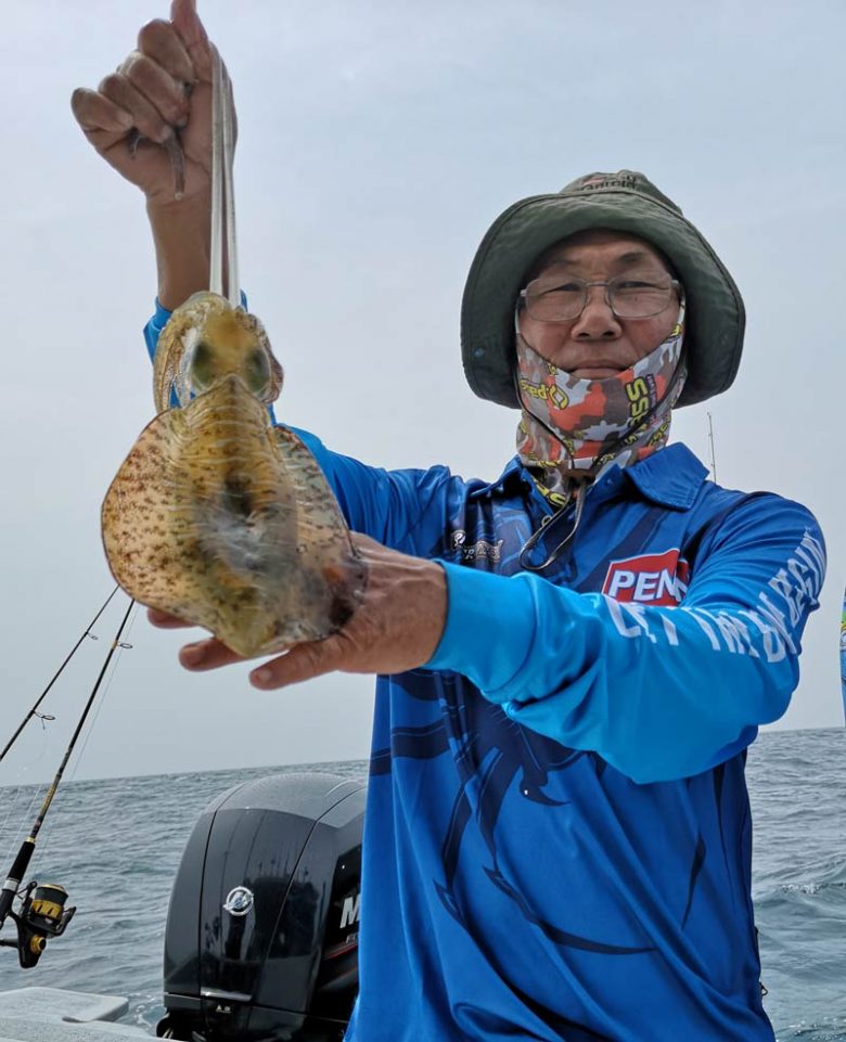 Things to do in Malaysia, fishing in Malaysia, fishing in Pahang, Fishing in Pekan, fishing for squid, squid fishing, squid fishing in Malaysia, squids in Malaysia, squid jigging in Malaysia, squid fishing in Pekan, squids in Pekan, sotong mengambang, sotong di pekan, memancing sotong di Pekan, squiding in Malaysia, where to fish in Malaysia, where to fish in Pahang, where to fish in Asia, fishing squids in Asia, fishing in Asia, fishing squids in Malaysia, things to do in Malaysia, things to do in Pahang, things to do in Asia, visiting Asia, adventure in Malaysia, adventure in Asia, Adventure in Pahang,