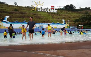 Johor, Malaysia, family, family fun, family vacation, family trip, holidays, vacation, must do in Johor, fun, legoland, wild, angry birds, hello kitty, sanrio, kids, kids holiday, laughs, legoland malaysia, wet park, theme parks